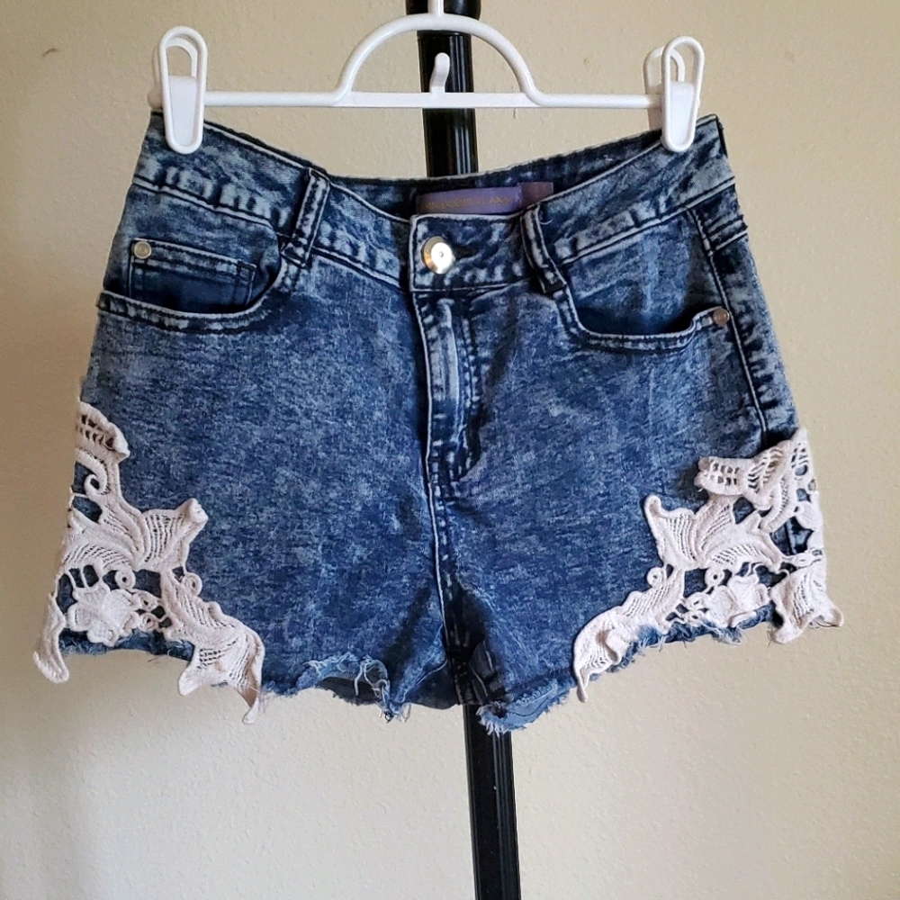Lace shorts
